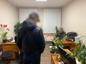 Днепропетровщина: Чиновники обокрали бизнесмена